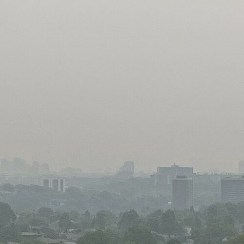 CORRIERE CANADESE / Toronto sotto una coltre di fumo, è allarme
